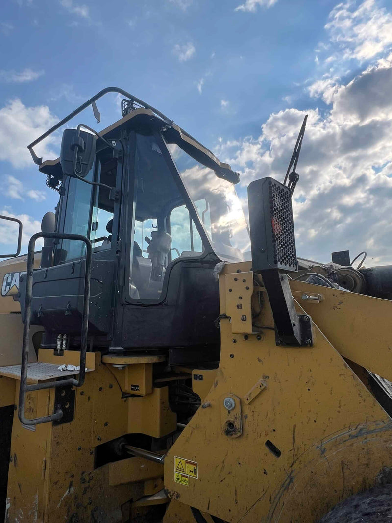 CAT 950 and 966 waste-handling application for window set OEM 318-9166SW, 318-9167SW, and 318-9168SW